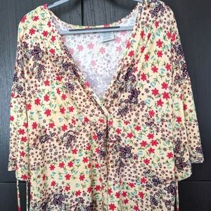 Unknown brand low cut shirt 22/24 light yellow